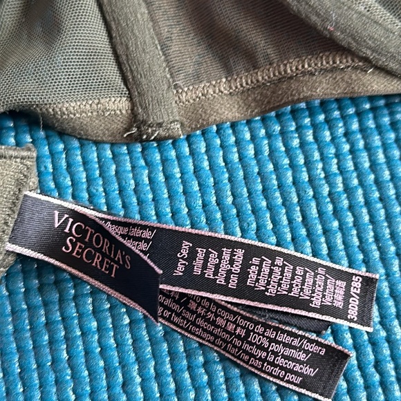 Victoria’s Secret Olive Forest Green Unlined Gold Rings Strappy Harness Bra 38DD - Picture 10 of 10